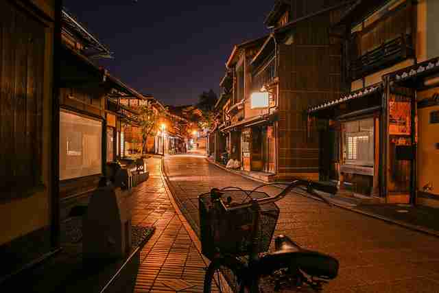 51视频网站深夜八卦全景复盘:商业洞察沉浸版